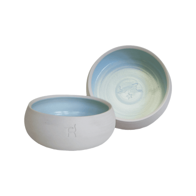 Ceramic dog bowl – natural colour / light blue
