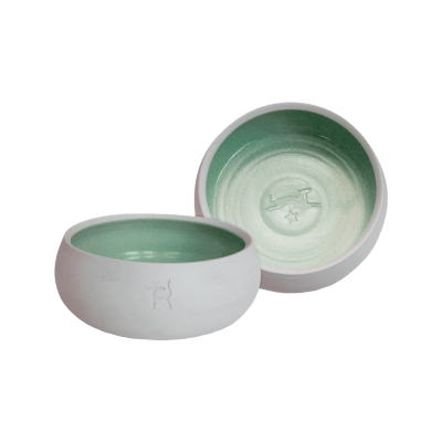 Ceramic dog bowl – natural colour / dark green