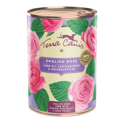 Rosa inglesa: cordero con verduras del jardín y pétalos de rosas